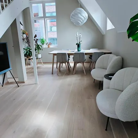 80m2 Unique, Apartment, Near Train Station&tram Bergen