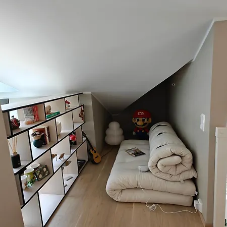 80m2 Unique, Apartment, Near Train Station&tram Lägenhet *